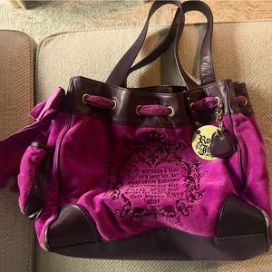 Juicy Couture Purse!!!! So cuteeee